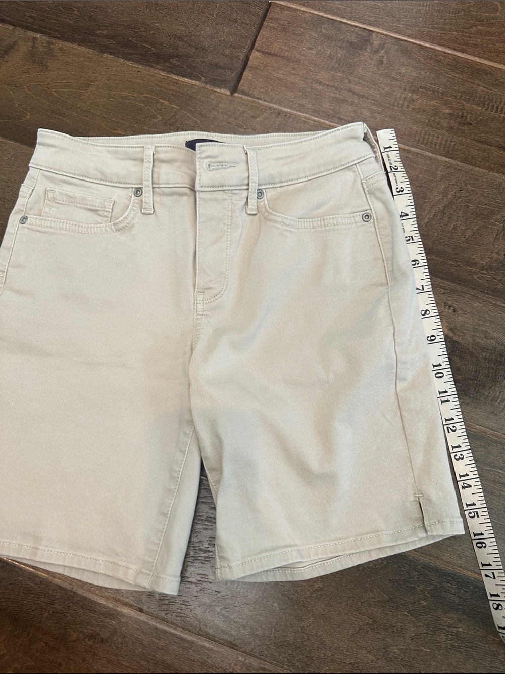 NYDJ Neutral Cream mid rise stretch  Denim Shorts